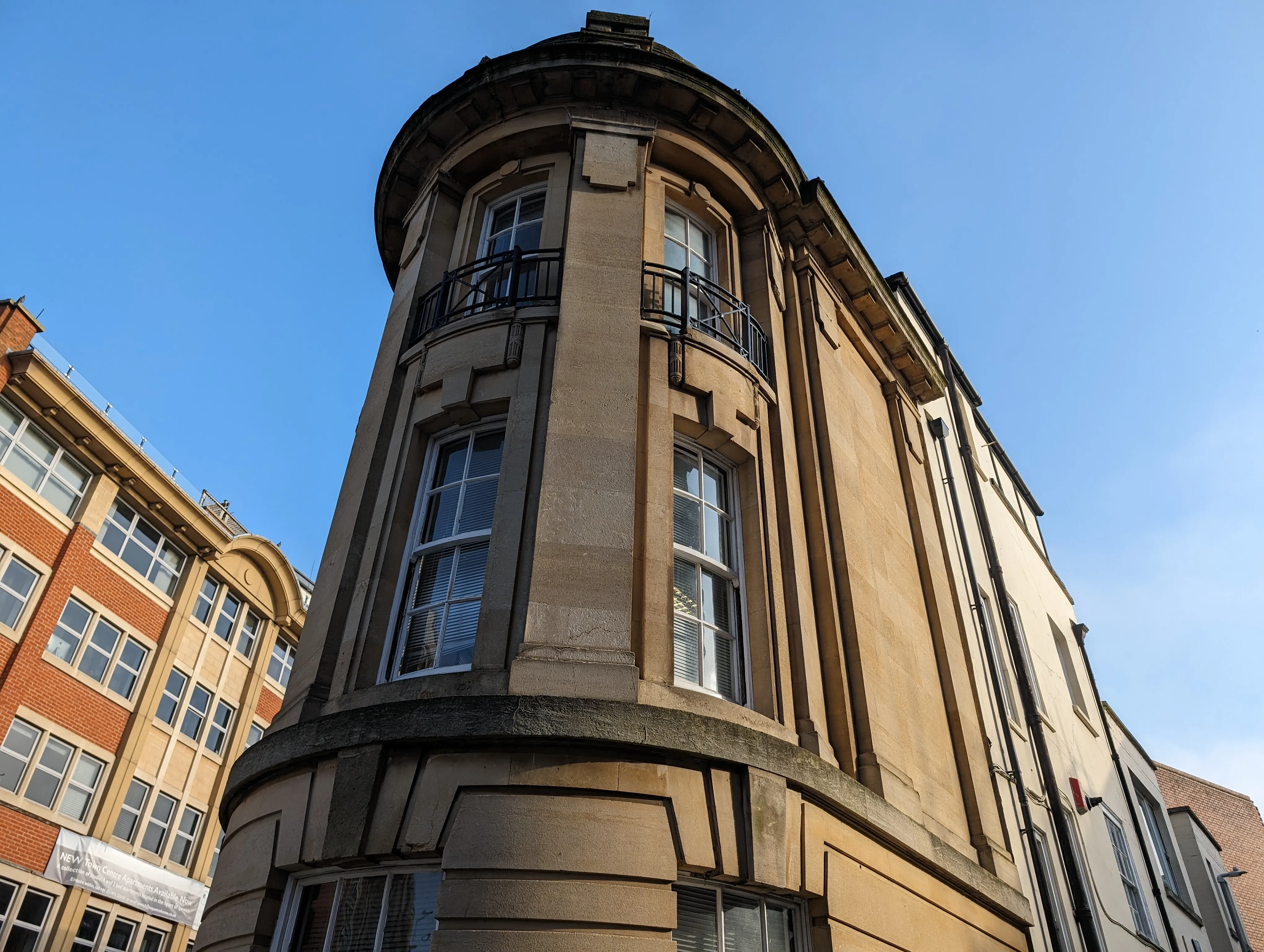 curved building